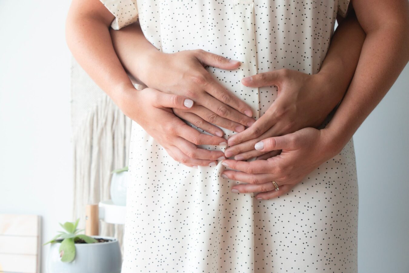 Gynécologue, sage-femme, doula, qui fait quoi ?